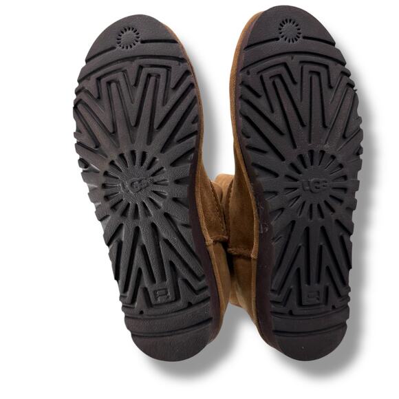 UGG Boots Size 6 Chestnut Brown Slouchy Short Suede Booties Pull on Winter FLAW - Picture 8 of 9